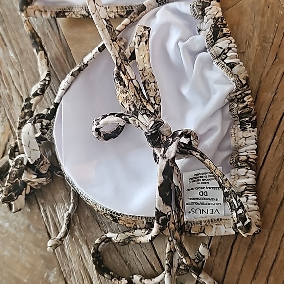 4 bikini bathing suit tops Victoria's Secret & Venus 32DD 34DD - Picture 9 of 9